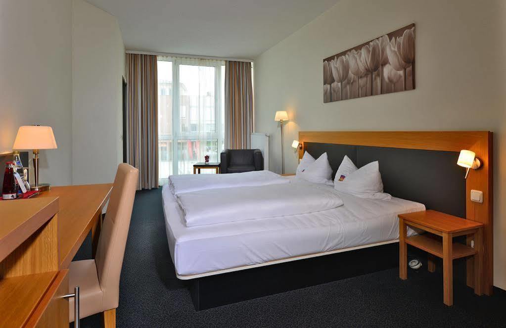 Arthotel Ana Gallery Vaterstetten Esterno foto