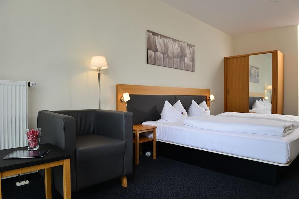 Arthotel Ana Gallery Vaterstetten Esterno foto